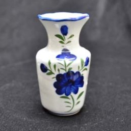 porcellain bud vase
