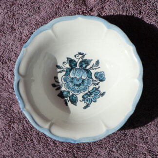 metlox colonial garden blue bowl